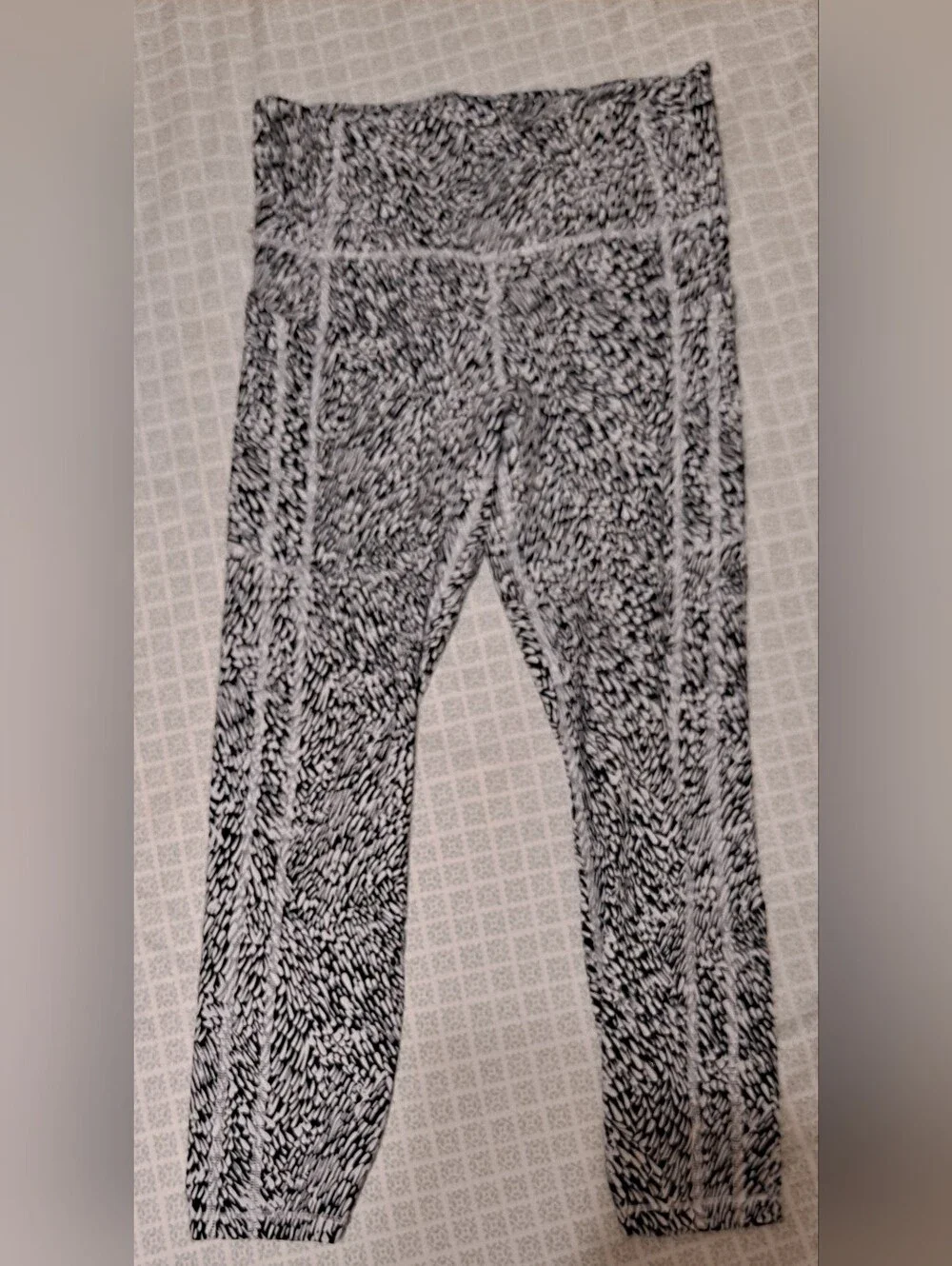 Athleta Womens Black and White Patterned Leggings Sz M